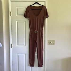 Vuori all day jumpsuit small